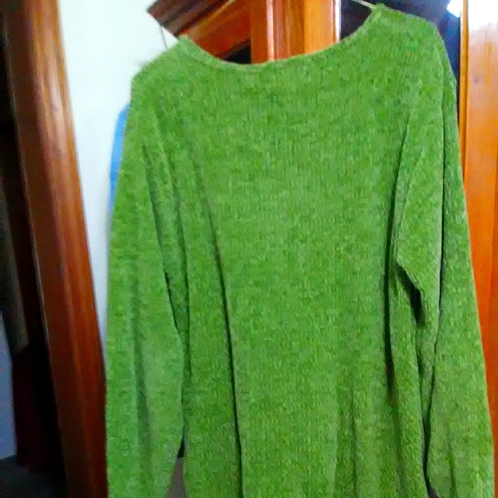 Pull over sweater